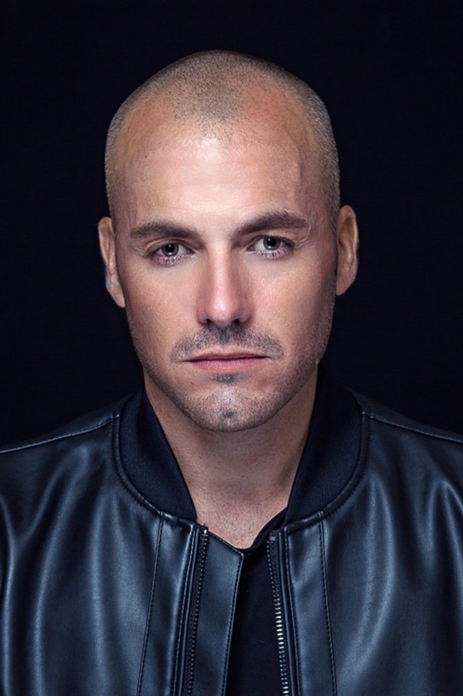 Romualdo Castillo backdrop