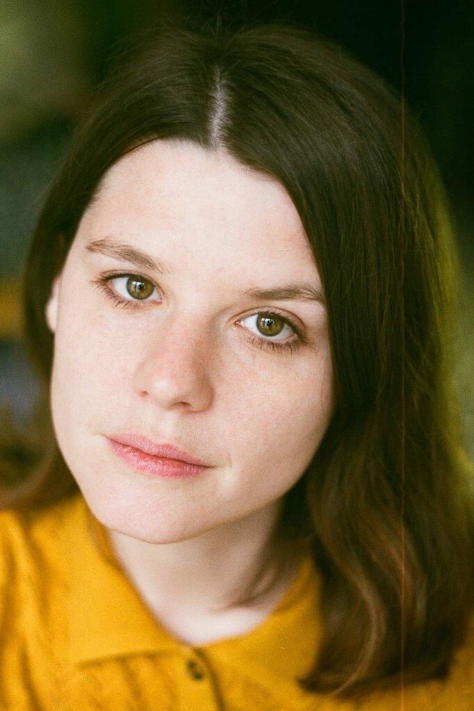 Lucie Guien backdrop