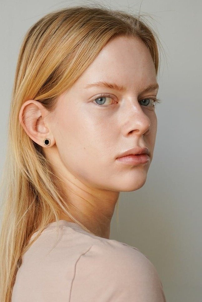 Adele Taska backdrop