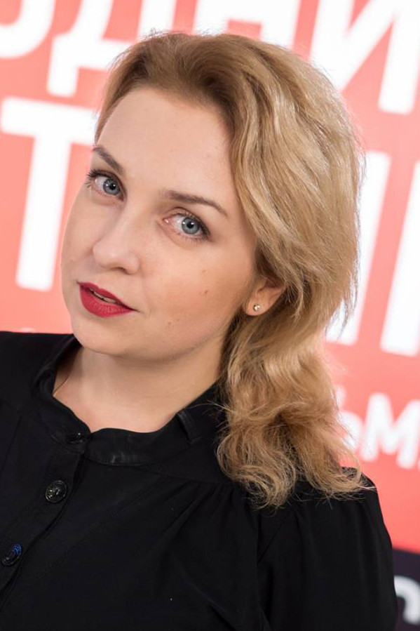 Anna Palenchuk backdrop