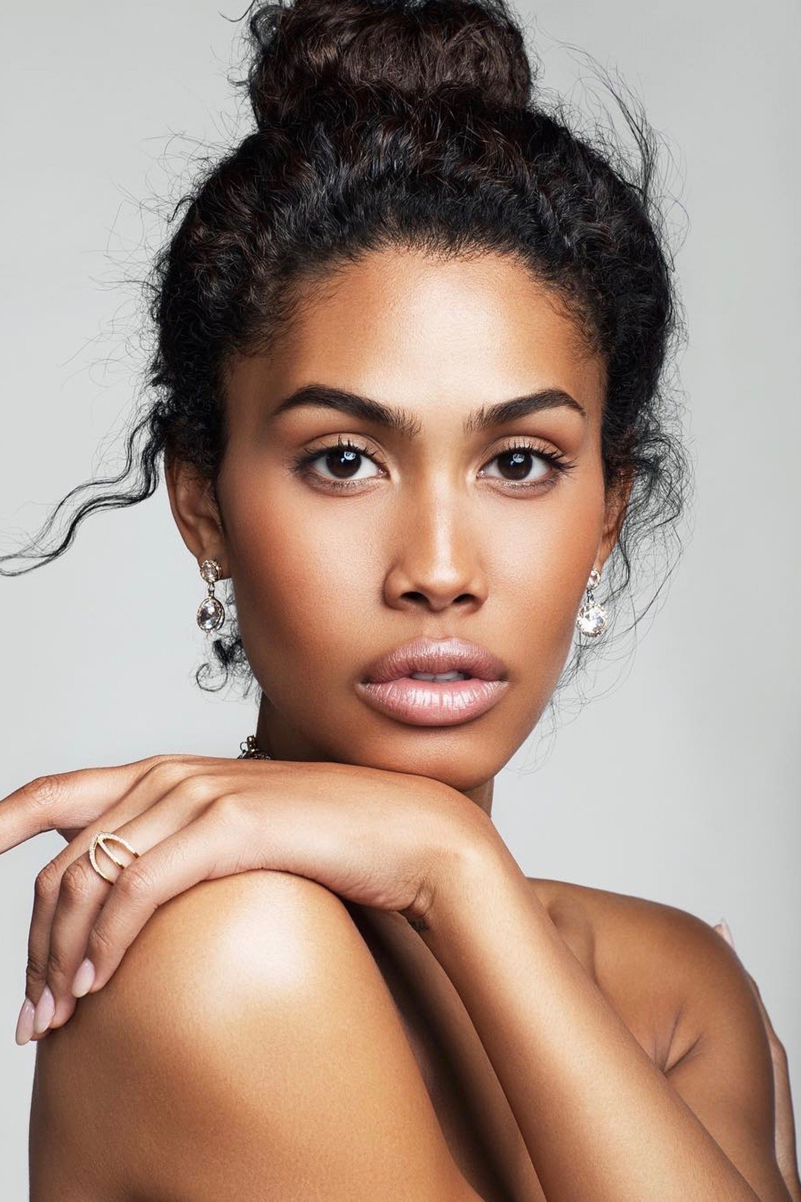 Lejna Blumi backdrop