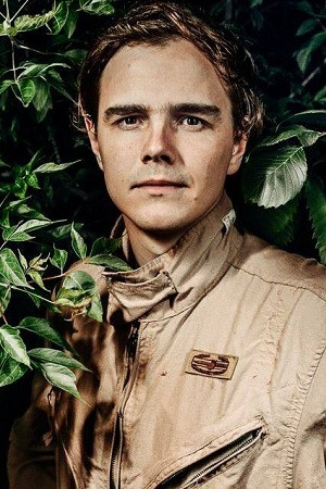 Roman Svechnikov backdrop