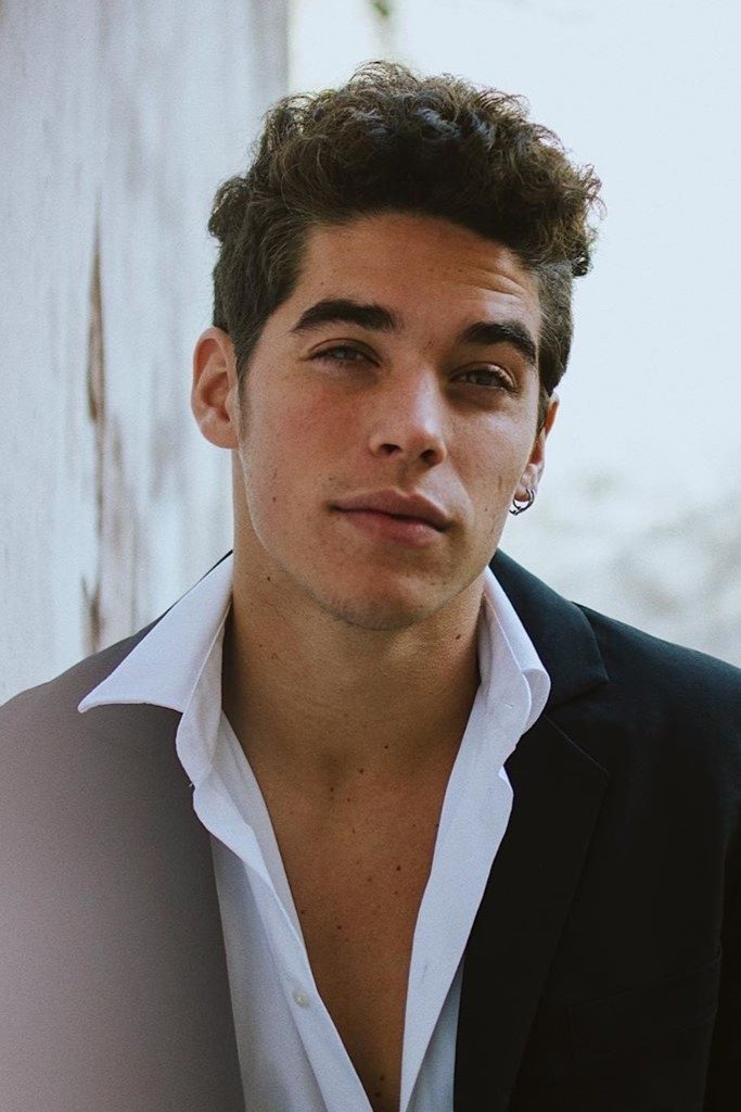 José Giménez-Zapiola backdrop