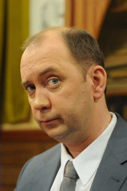 Aleksey Simonov backdrop