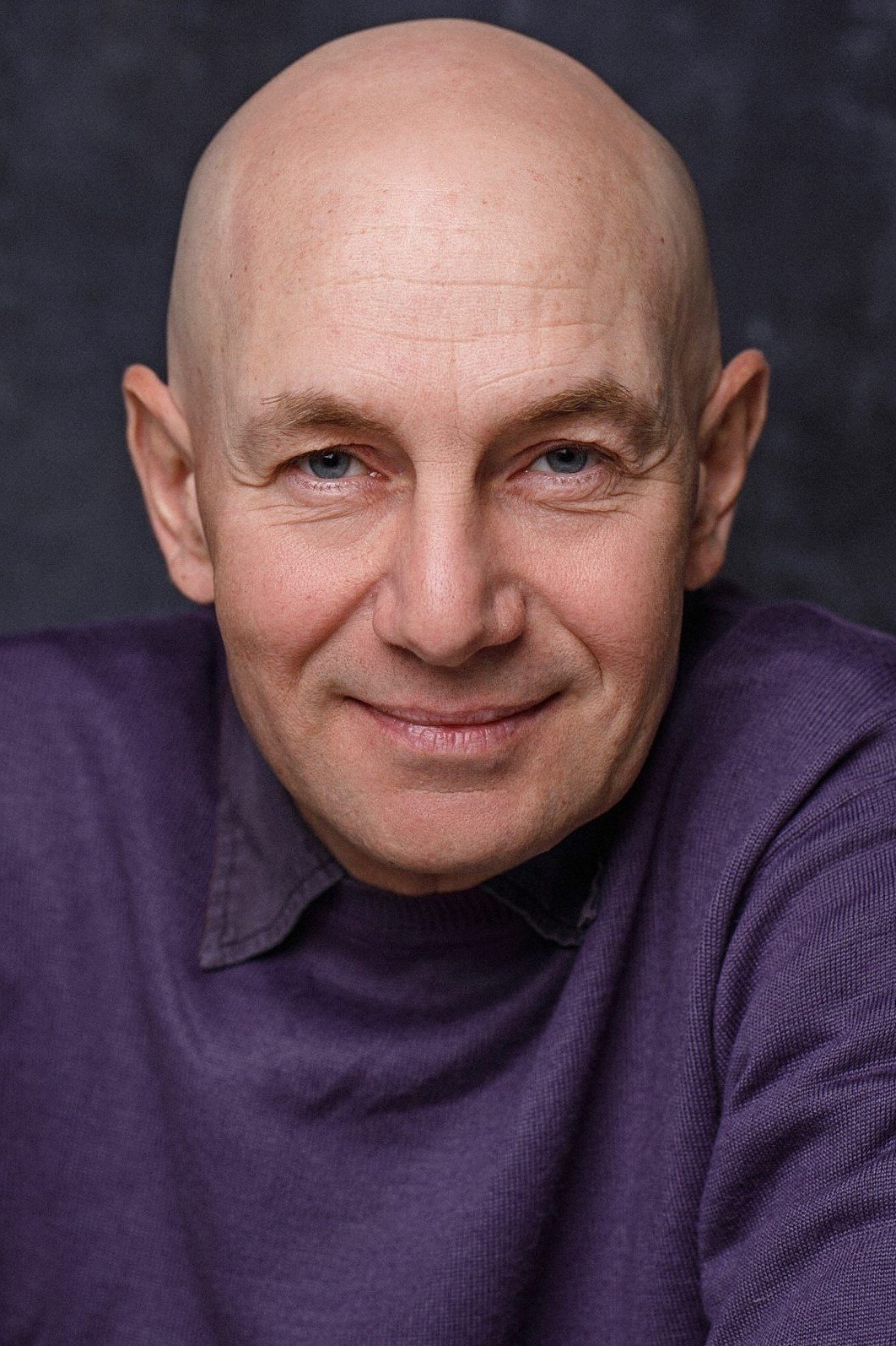 Aleksandr Bolshakov backdrop