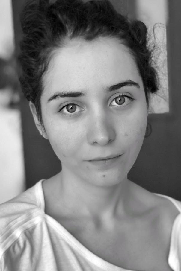 Carolina Molva backdrop