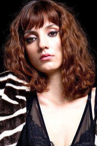 Natália Molina backdrop