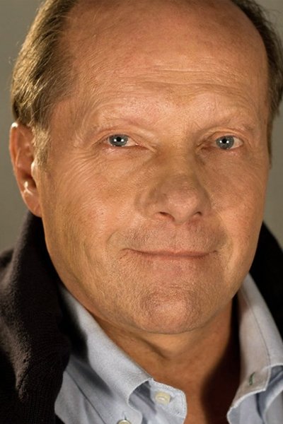 Robert Kostyra backdrop