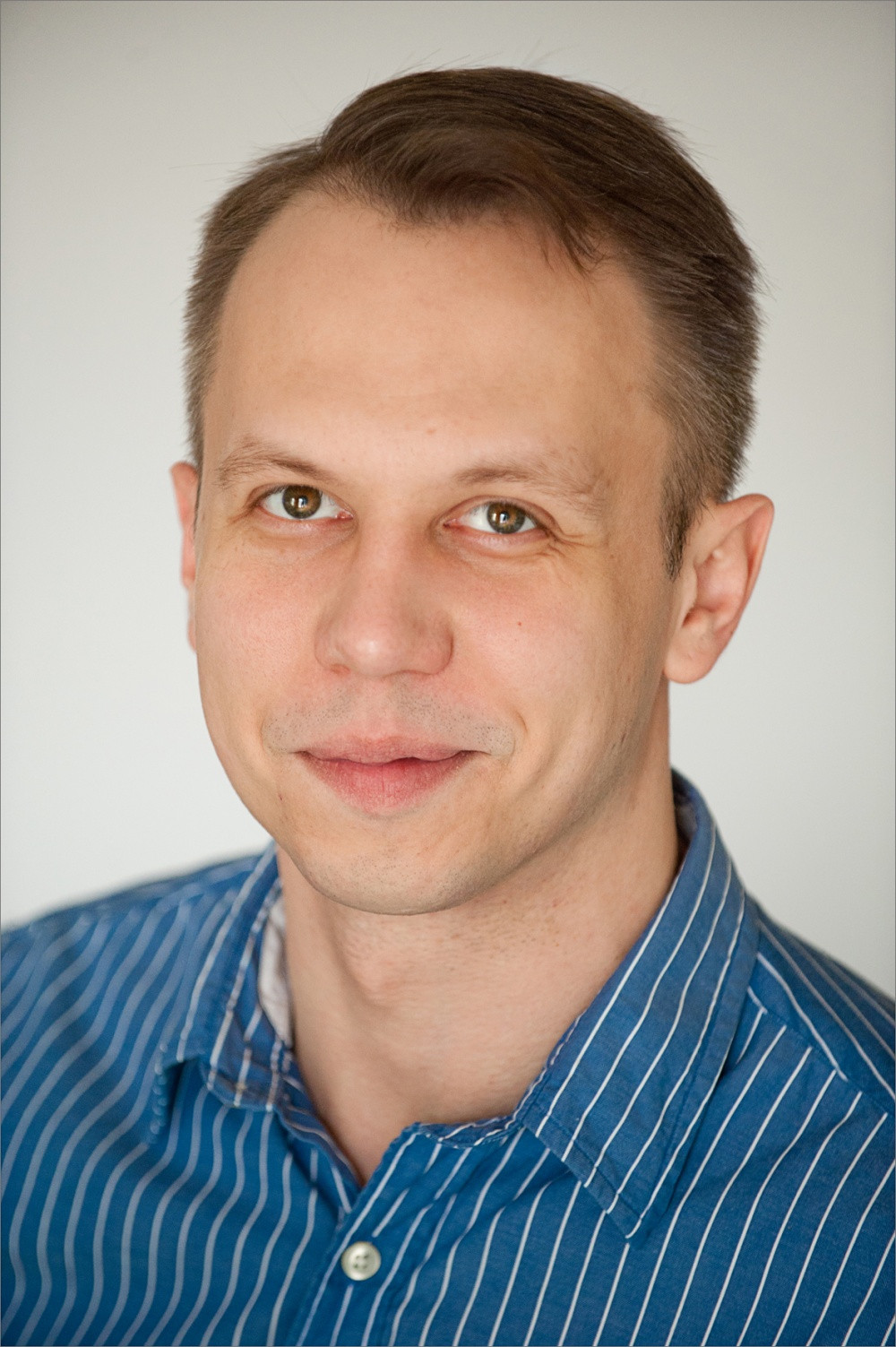 Mikhail Sidash backdrop