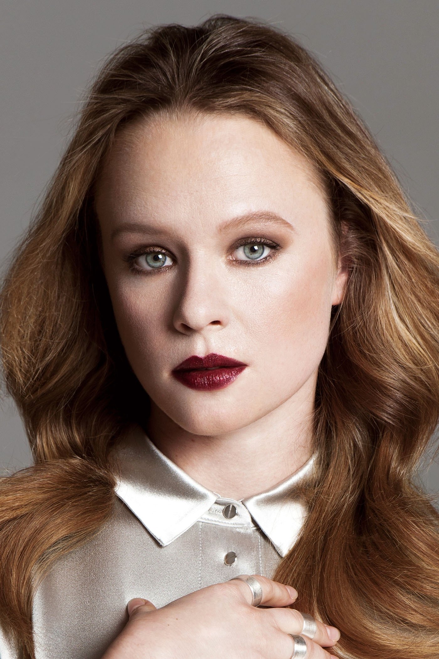 Thora Birch backdrop