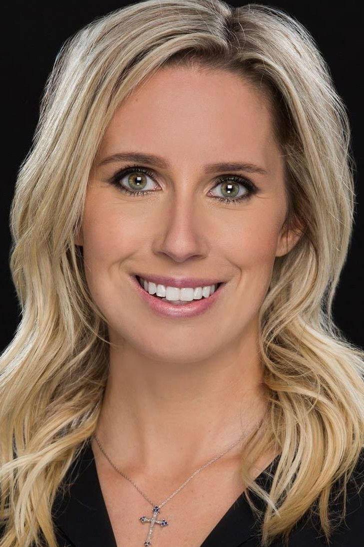 Maïka Desnoyers backdrop