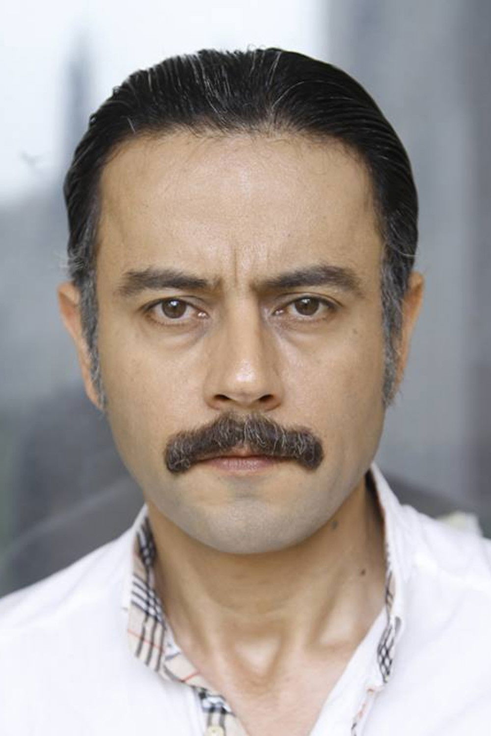 Rahim Norouzi backdrop