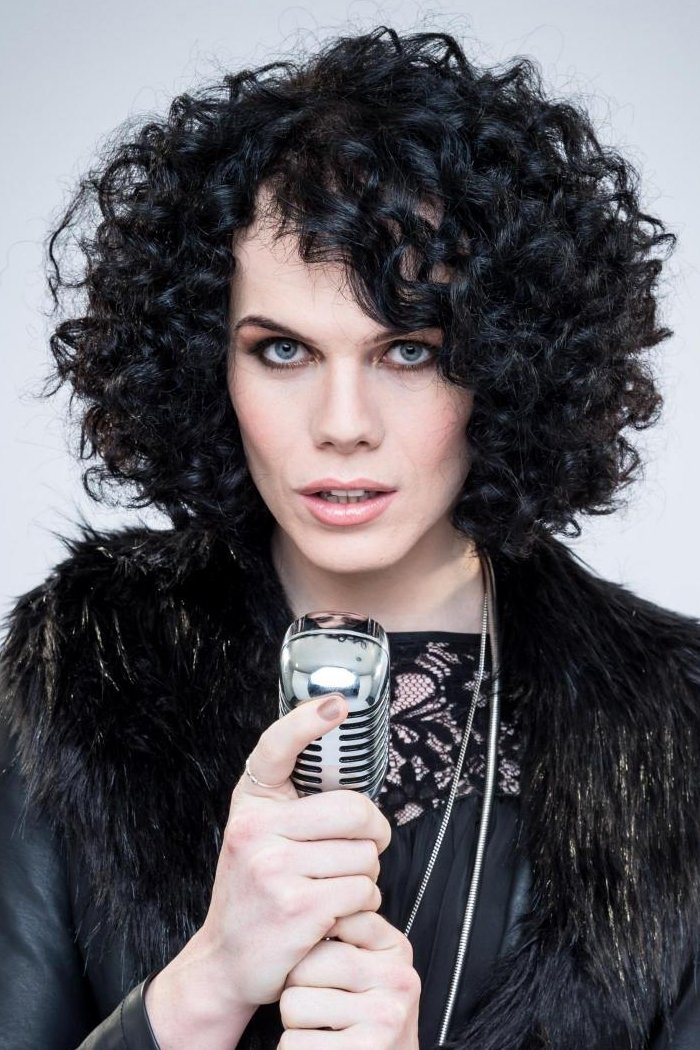 Xordani Grej backdrop