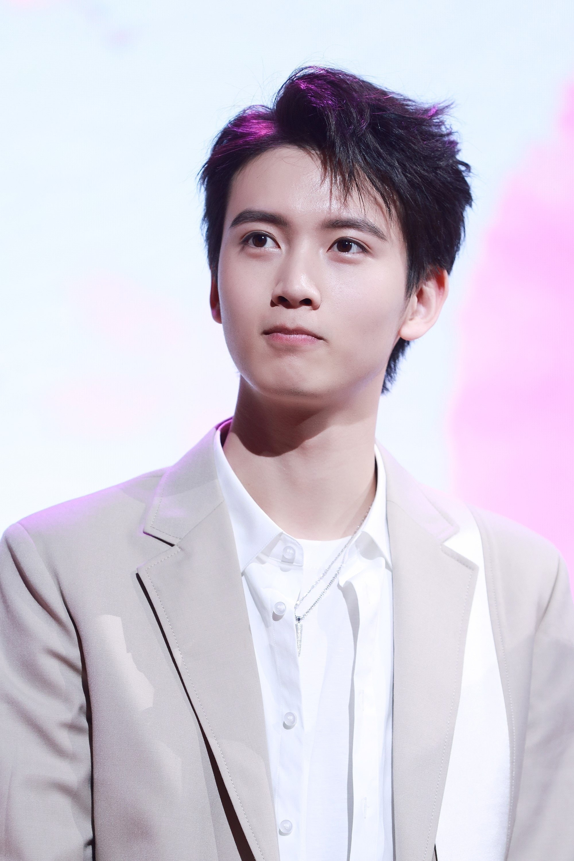 Chen Youwei backdrop