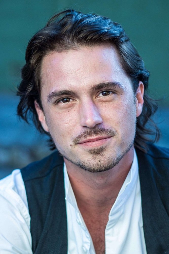 Tristan McKinnon backdrop