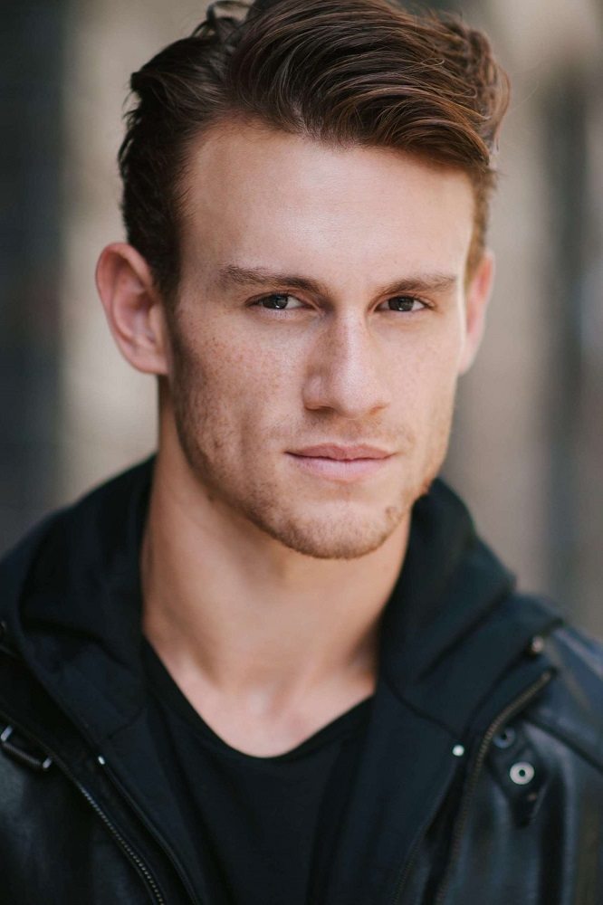 Christian Charisiou backdrop