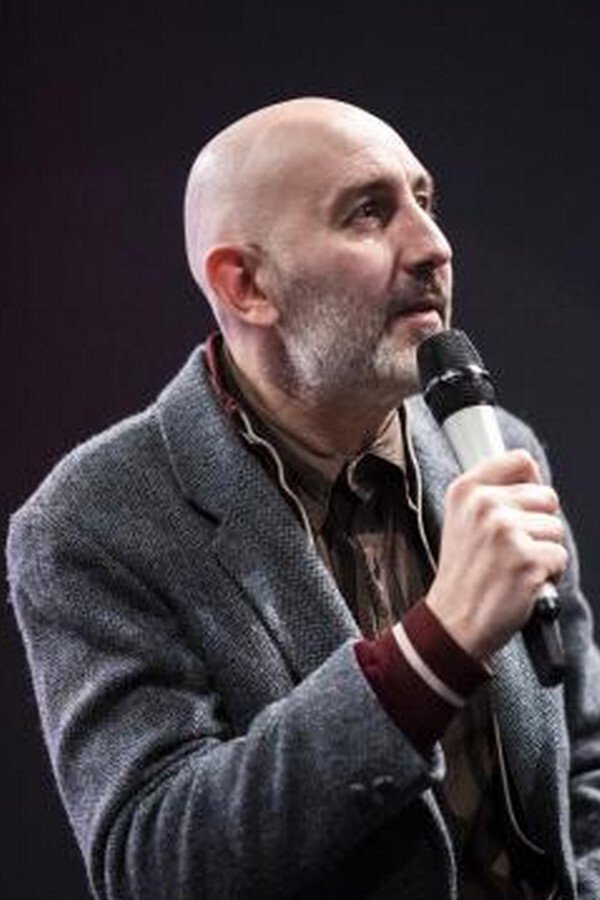 Bruno Merle backdrop