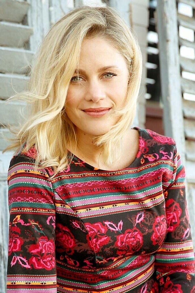 Lisi Linder backdrop