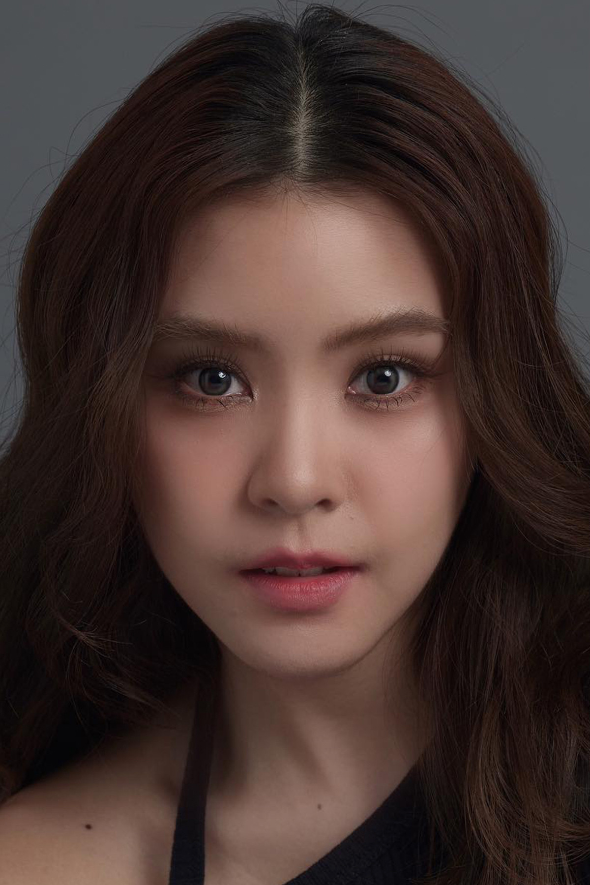 Isarapa Thawatpakdee backdrop