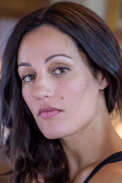 Ambre Larrazet backdrop