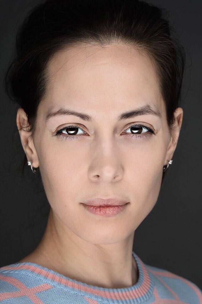 Mariya Valeshnaya backdrop