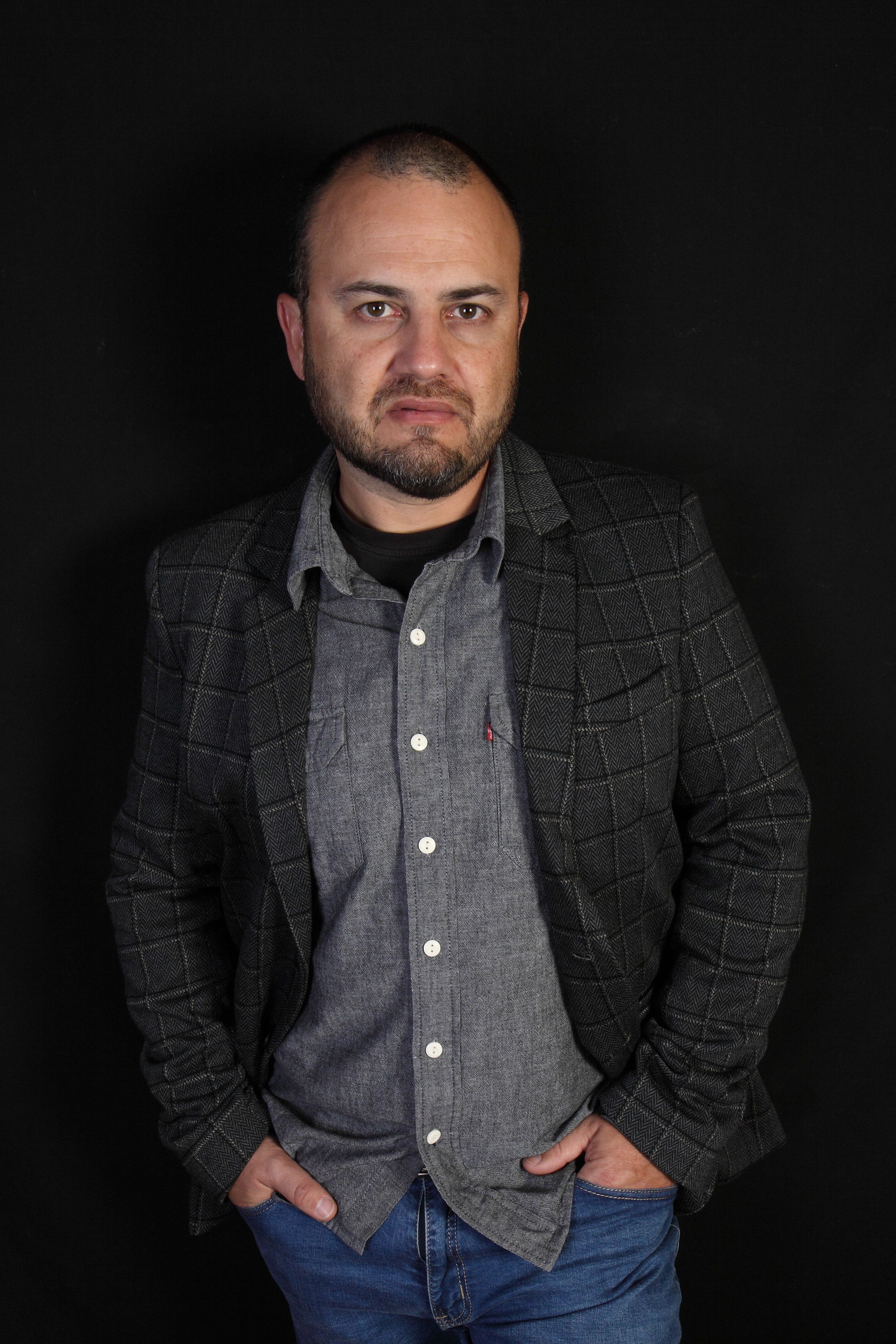 Julián Candón backdrop