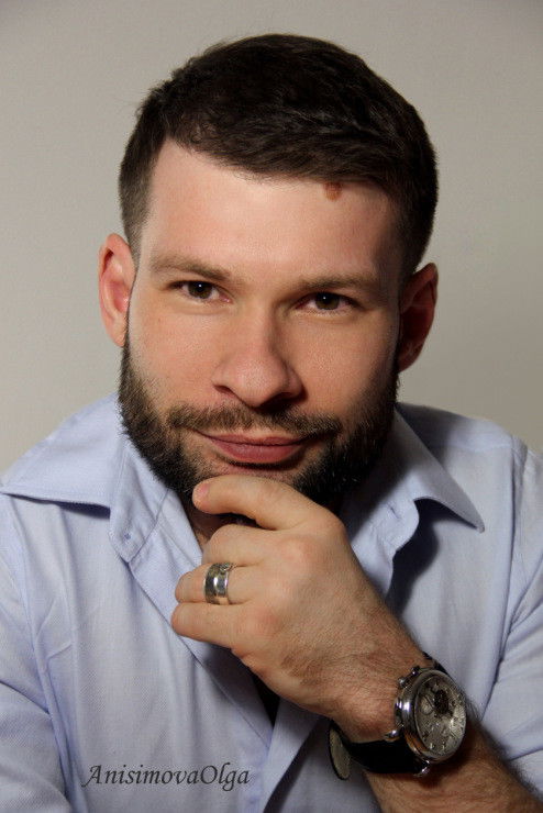 Ramil Khayrulin backdrop