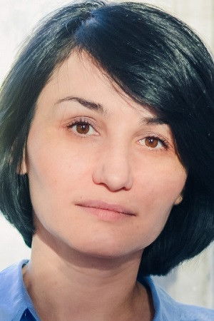 Narkas Iskandarova backdrop