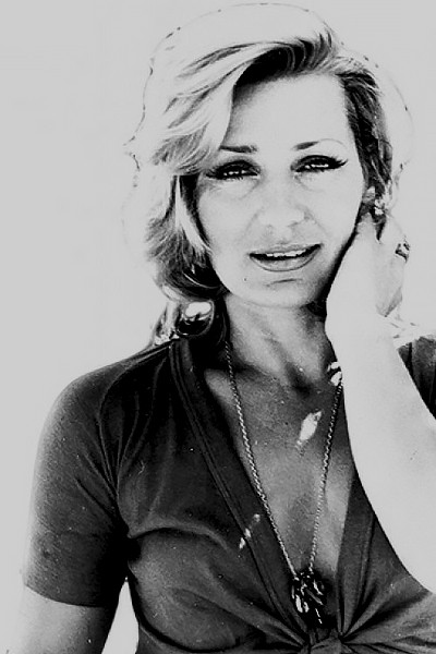 Beba Blanche backdrop