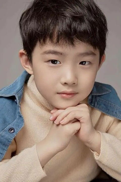 Jiang Ruilin backdrop