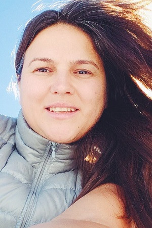 Dariya Karandasheva backdrop