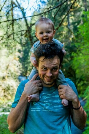 Vitaly Kuvshinov backdrop