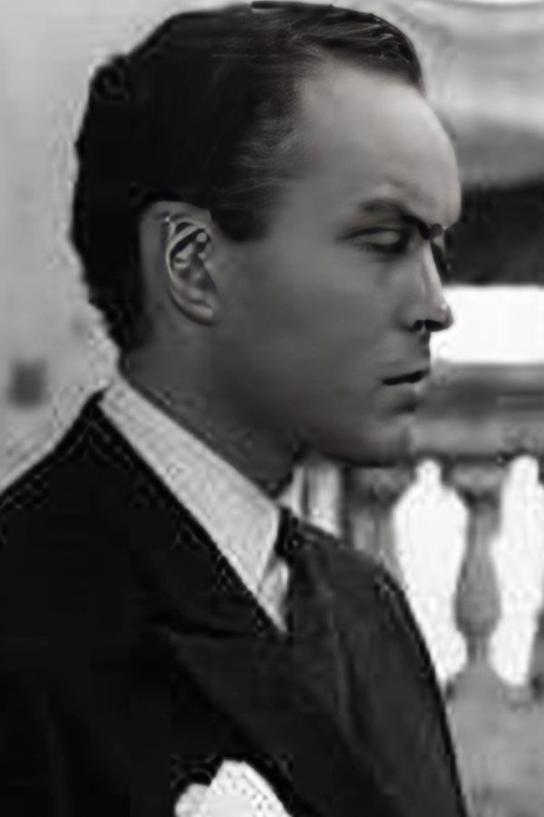 Juan José Edelman backdrop