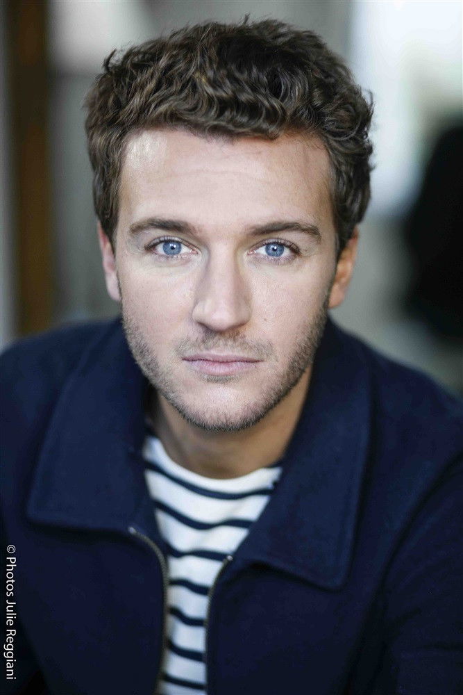 Hubert Roulleau backdrop