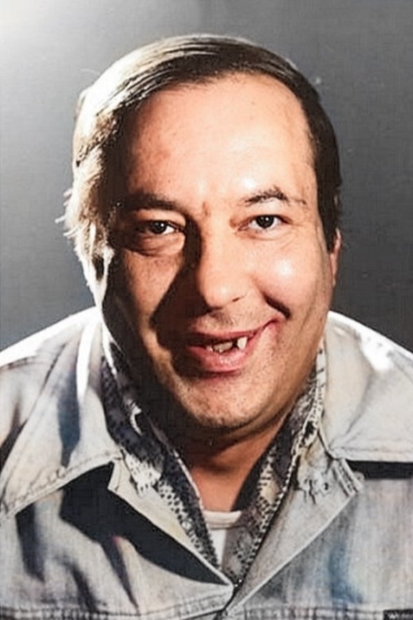 Mete İnselel backdrop