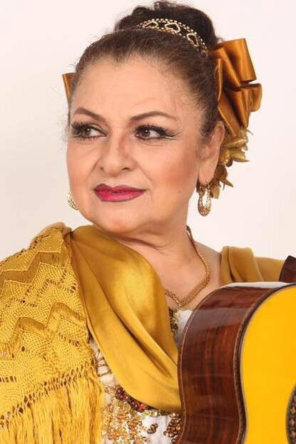 Miriam Núñez backdrop