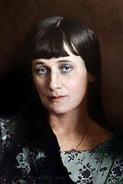 Anna Akhmatova backdrop