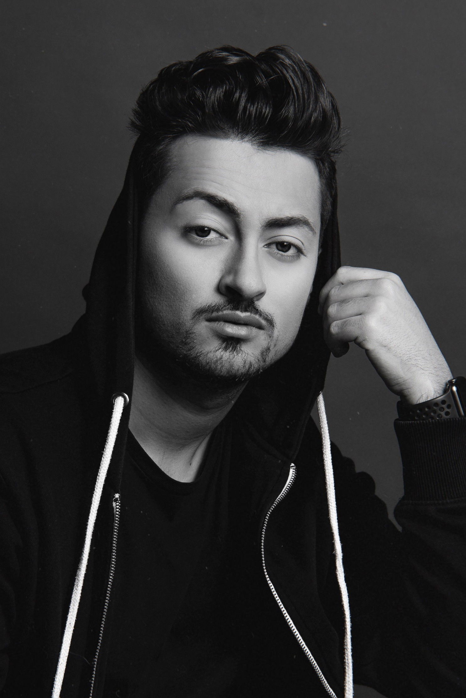 Renato Arroyo backdrop