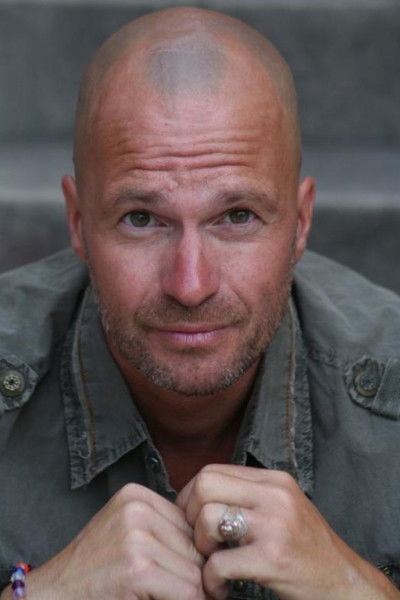 Cyrille Mansuy backdrop