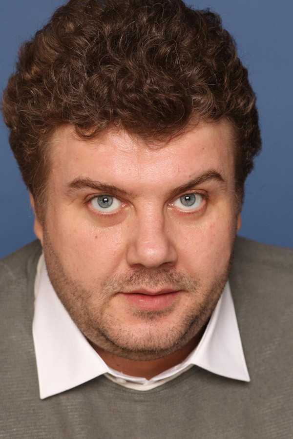 Mikhail Popov backdrop