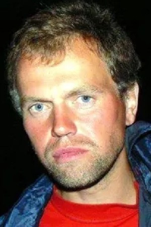 Alexandr Zarchikov backdrop