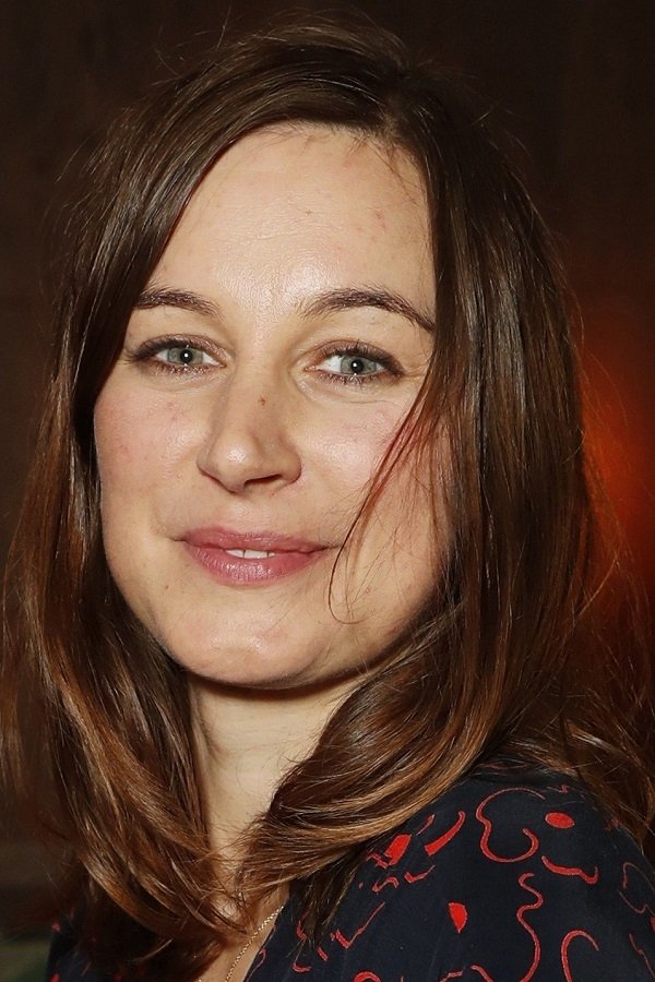 Pippa Nixon backdrop