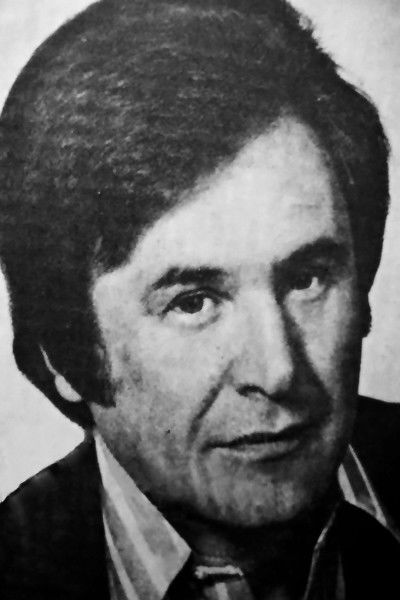 Giorgos Tzavellas backdrop