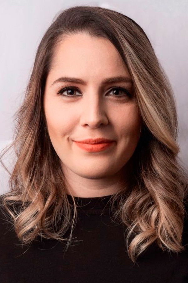 Yiddá Eslava backdrop