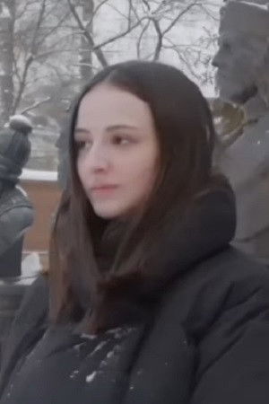 Lusya Shteyn backdrop