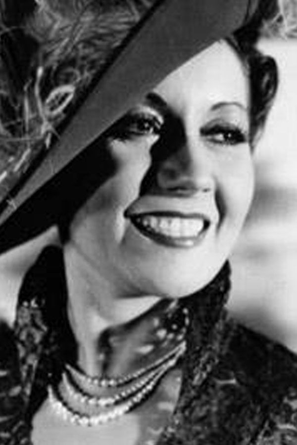 Carmen Lamas backdrop