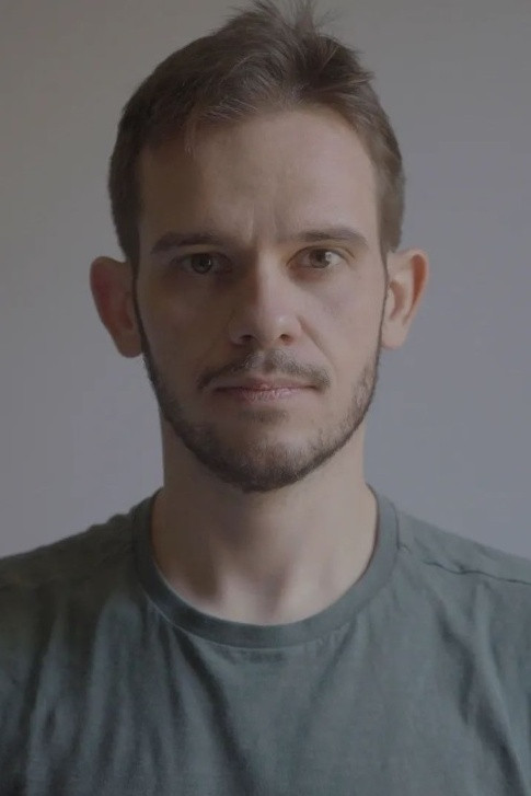 Giovani Beloto backdrop