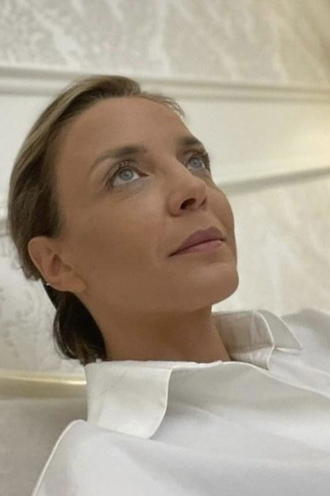 Anna Nikolashvili backdrop