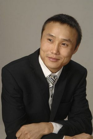 Pavel Chenyanov backdrop