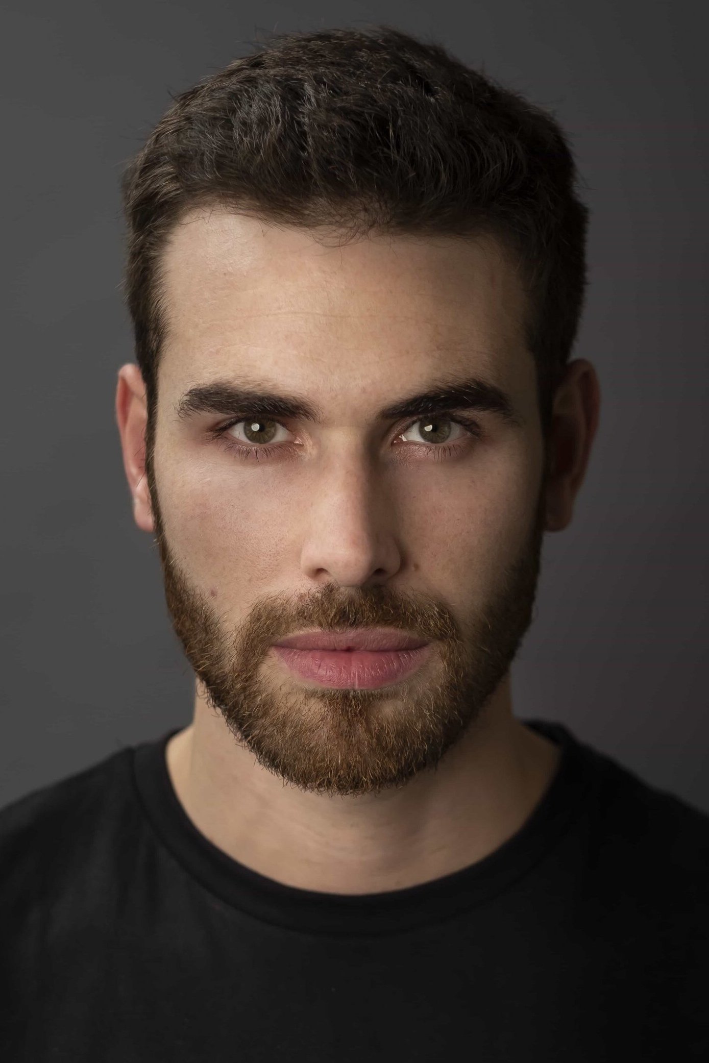 Rafael Gomes backdrop